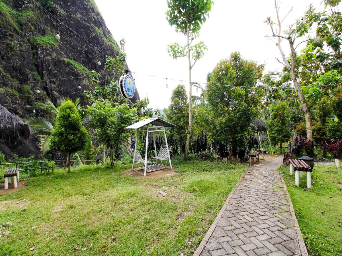 Oyo Homes 91134 Desa Wisata Tebing Lingga Trenggalek Exterior photo